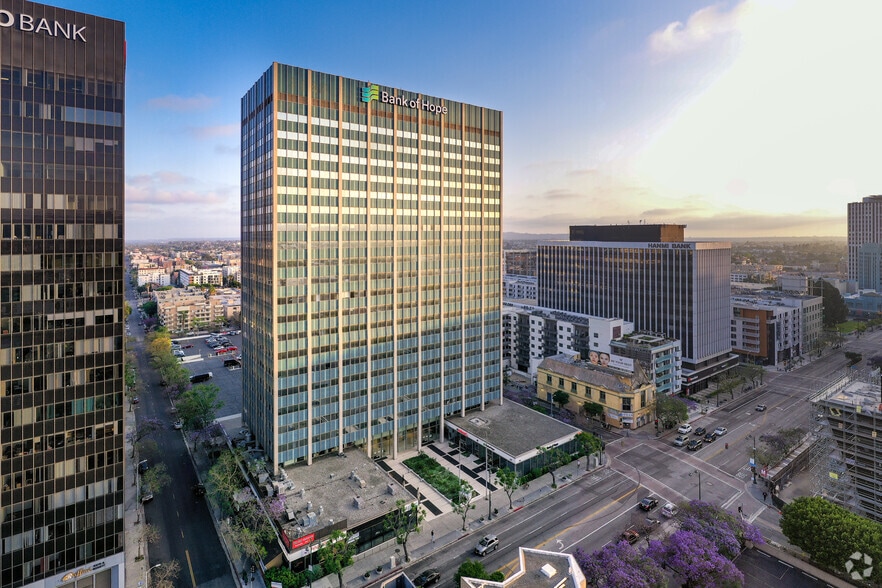 More Photos Of 3600 Wilshire Blvd, Los Angeles Office For Lease
