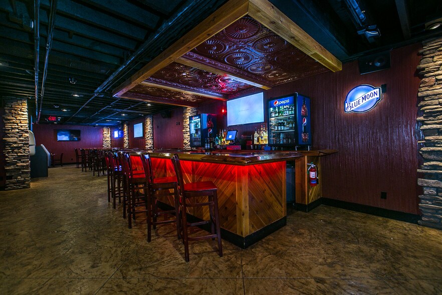 More Photos Of 163 Main St, Dubuque Restaurant For Sale