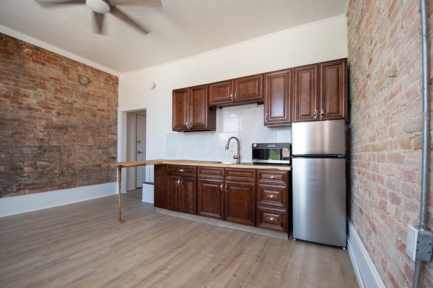 More Photos Of 197 Hunter St W, Peterborough Storefront Retail Residential For Sale