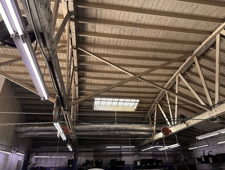 More Photos Of 1925 Wilcox Ave, Los Angeles Auto Repair For Sale