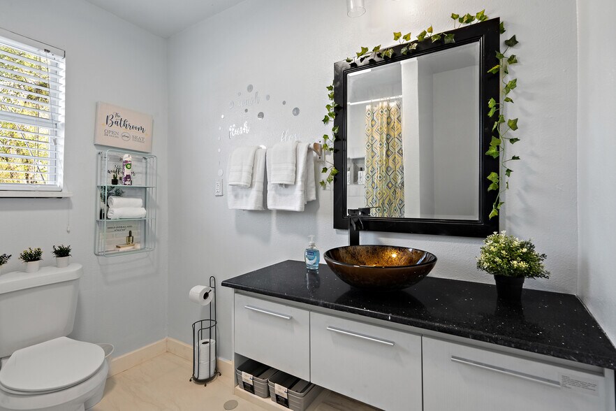 More Photos Of 2308 Britton Dr, Dallas Apartments For Sale