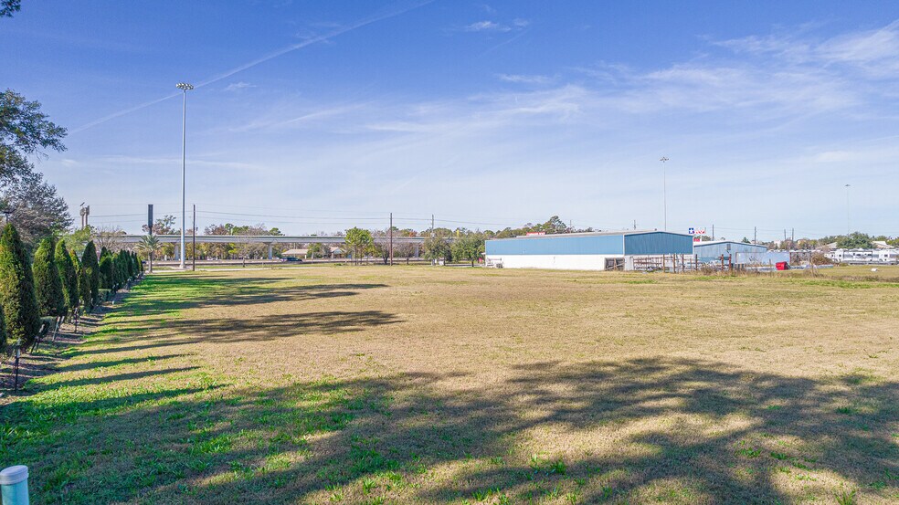 More Photos Of 14380 North Fwy, Houston Land For Sale