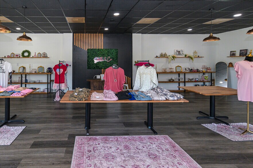 More Photos Of 806 Washington St W, Fayetteville General Retail For Sale