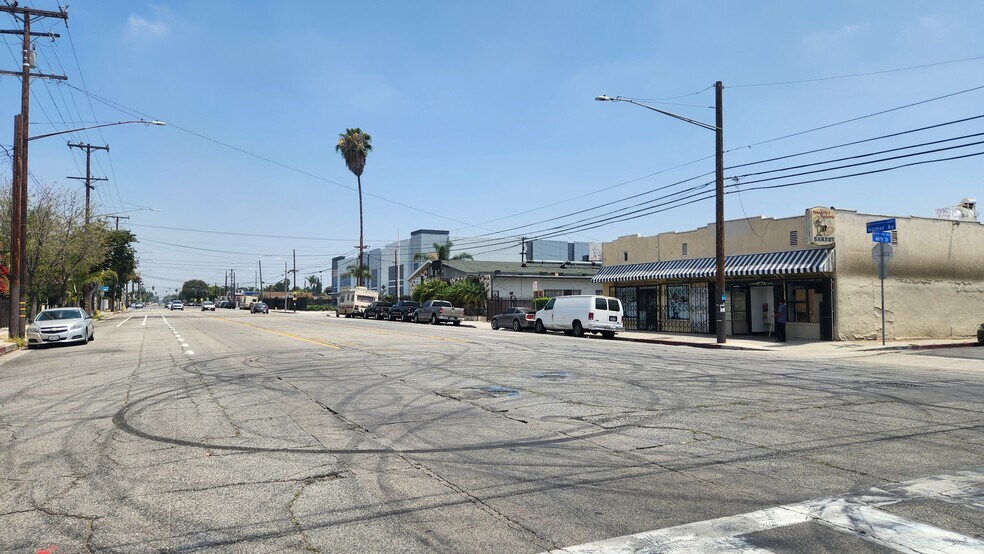 More Photos Of 6526 Holmes Ave, Los Angeles Freestanding For Sale