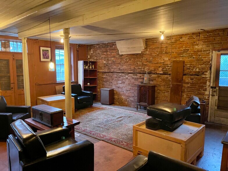 More Photos Of 5 Norwich Rd, East Haddam Freestanding For Sale