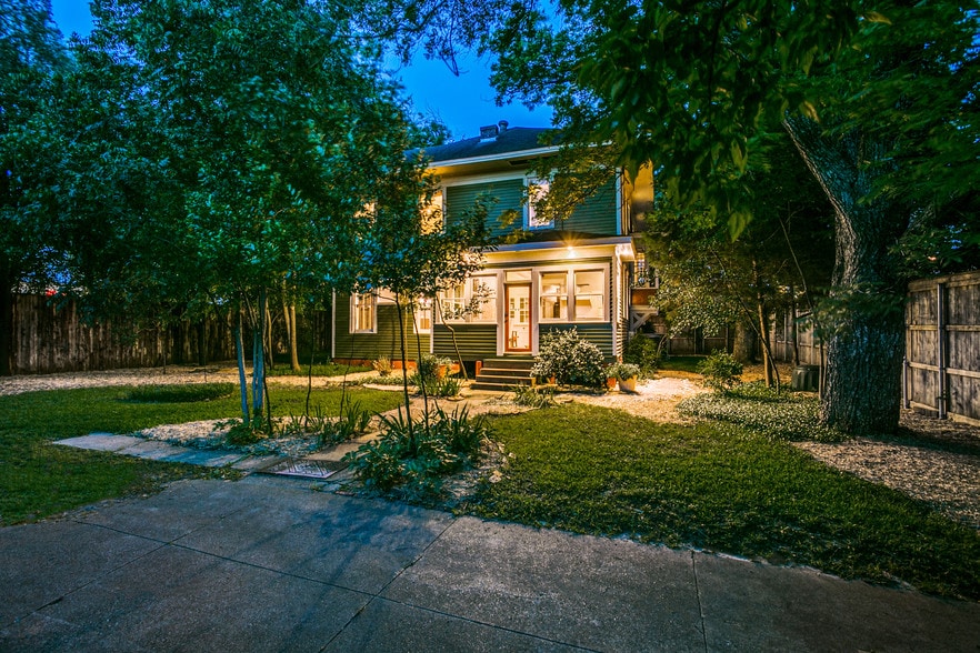 More Photos Of 3403 Knight St, Dallas Office For Lease