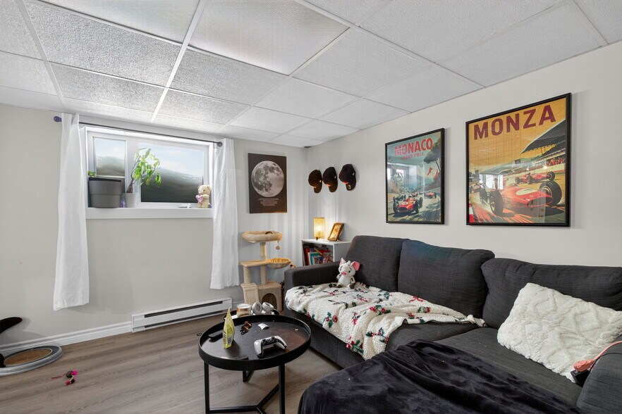 More Photos Of 120 Champlain Rue, Dieppe Office For Sale