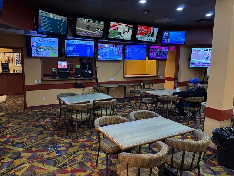 More Photos Of 12704 120th St NW, Edmonton Casino For Sale