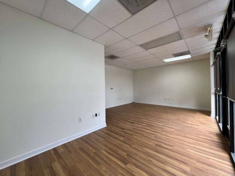 More Photos Of 1000 Van Buren Ave, Indian Trail Flex For Lease