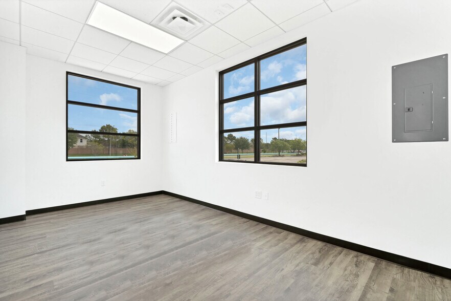 More Photos Of 12280 Broadway St, Pearland Office Residential For Lease