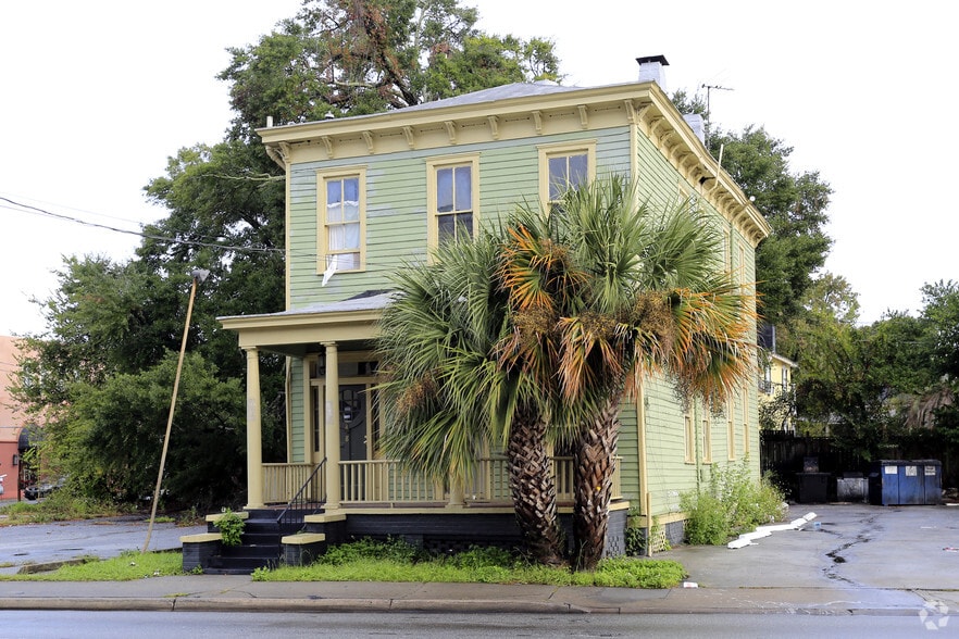 Primary Photo Of 8 W Victory Dr, Savannah Office Residential For Sale