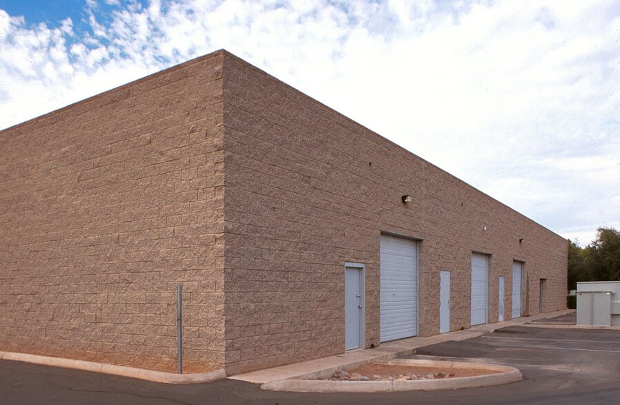 More Photos Of 113 W Hoover Ave, Mesa Warehouse For Lease