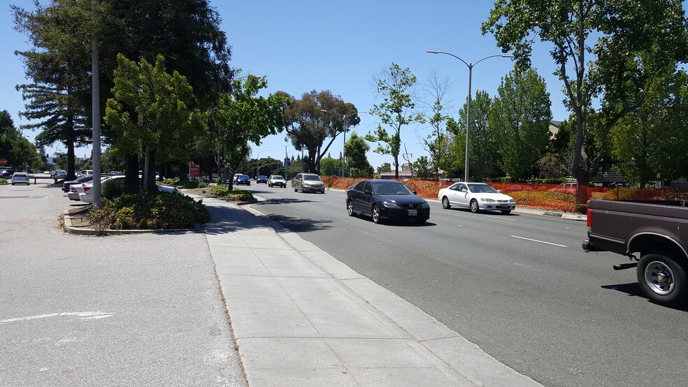 More Photos Of 950 E El Camino Real, Sunnyvale Freestanding For Lease