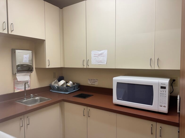 More Photos Of 12280 Saratoga-Sunnyvale Rd, Saratoga Office For Sale