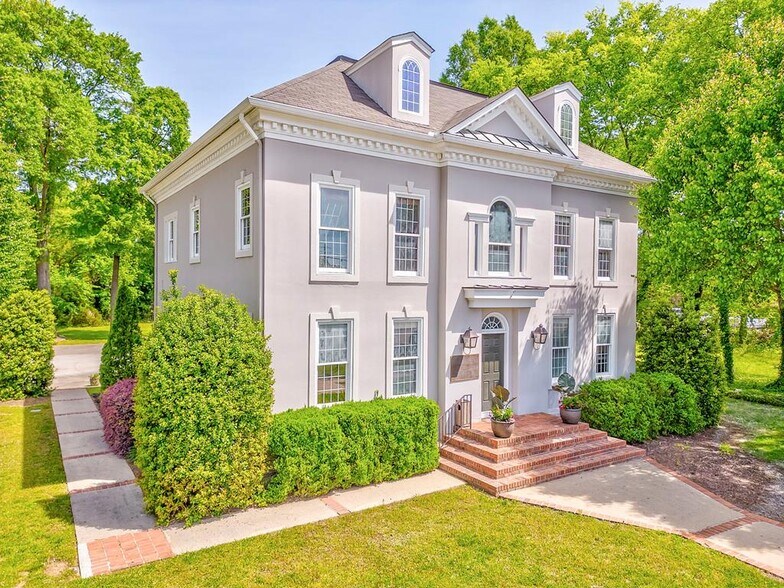 More Photos Of 417 Court St, Calhoun Office For Sale