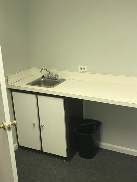More Photos Of 9471 Baymeadows Rd, Jacksonville Medical For Lease