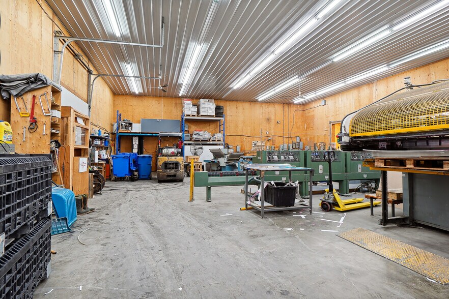 More Photos Of 717 St Saint-Pierre S, Joliette Manufacturing For Lease