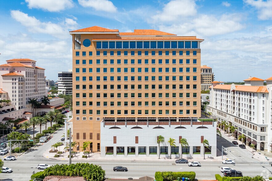 More Photos Of 1 Alhambra Plz, Coral Gables Coworking Space