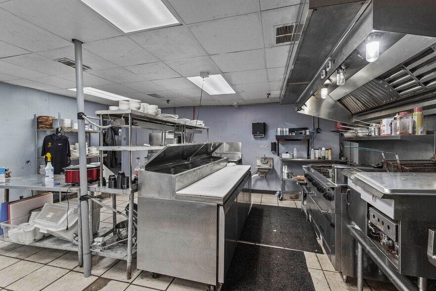 More Photos Of 110 E South St, Jackson Bar For Sale