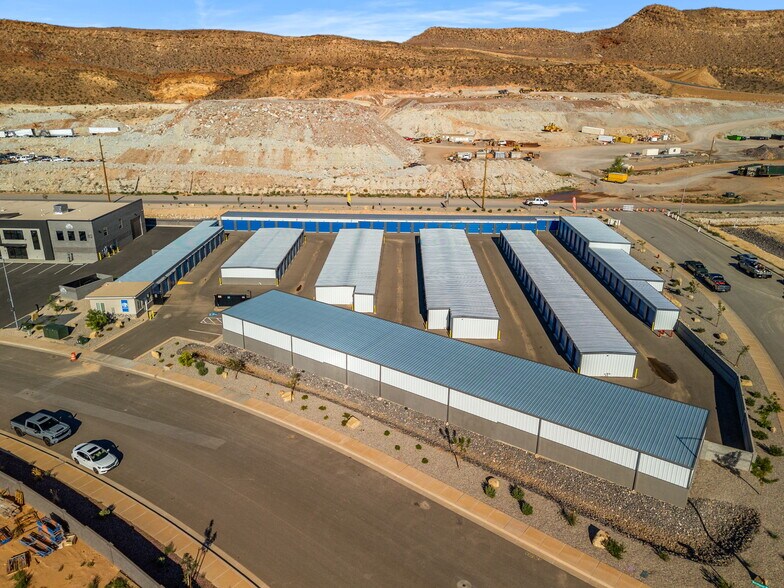 More Photos Of 68 Warehouse Dr, Washington Self Storage For Sale