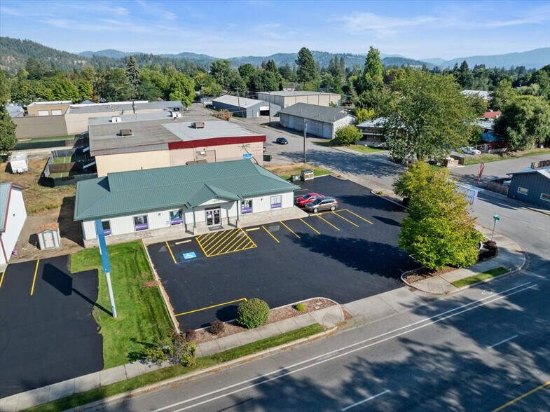 More Photos Of 1600 N Government Way, Coeur d'Alene Freestanding For Sale