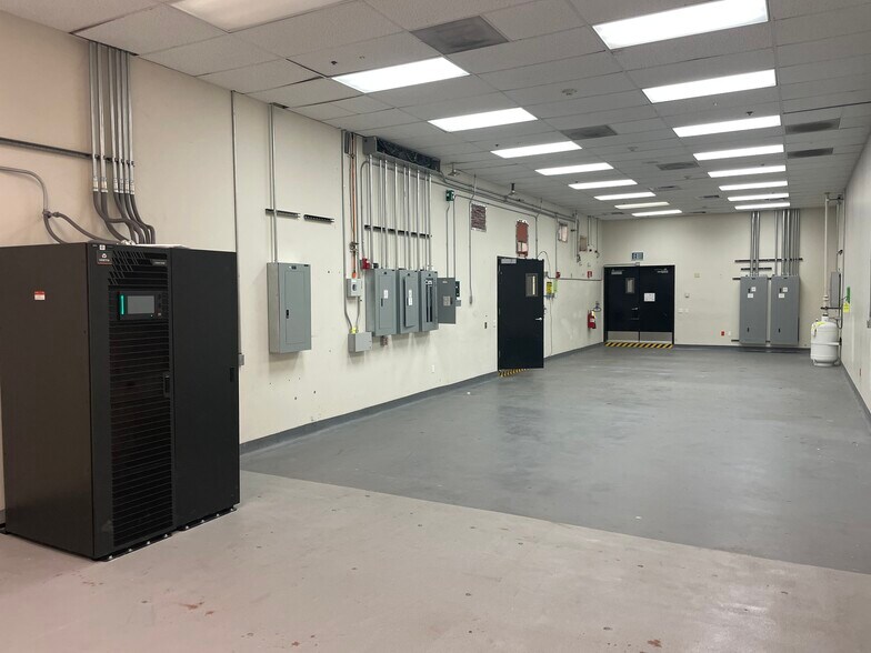 More Photos Of 871 Grier Dr, Las Vegas Light Distribution For Lease