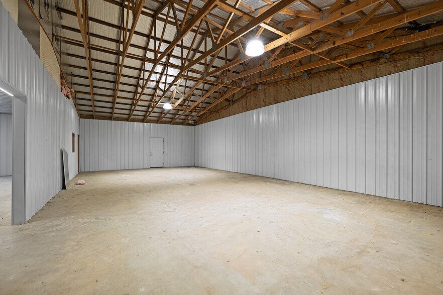 More Photos Of 2184 Highway B, Mansfield Distribution For Sale