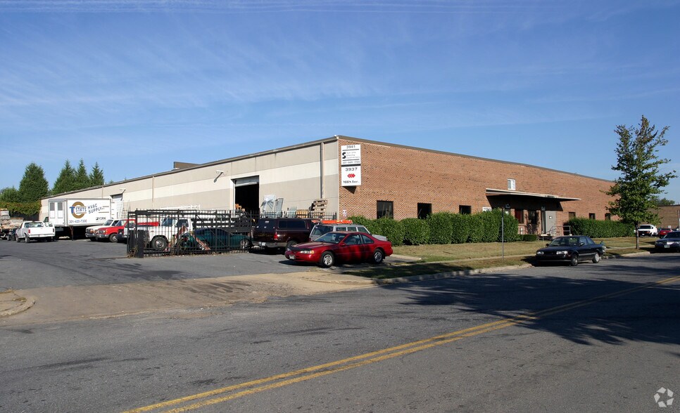 More Photos Of 3937-3941 Penn Belt Pl, District Heights Warehouse For Sale
