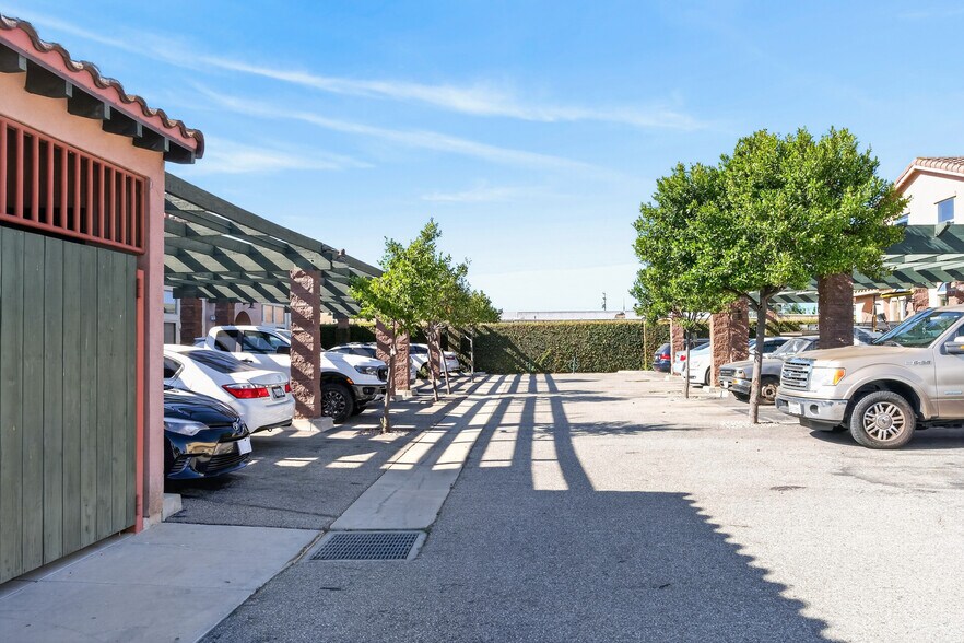 More Photos Of 1073 N Ventura Ave, Ventura Storefront Retail Residential For Sale