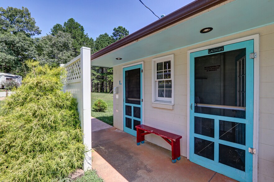 More Photos Of 1105 W Lake Rd, Spout Spring Trailer Camper Park For Sale