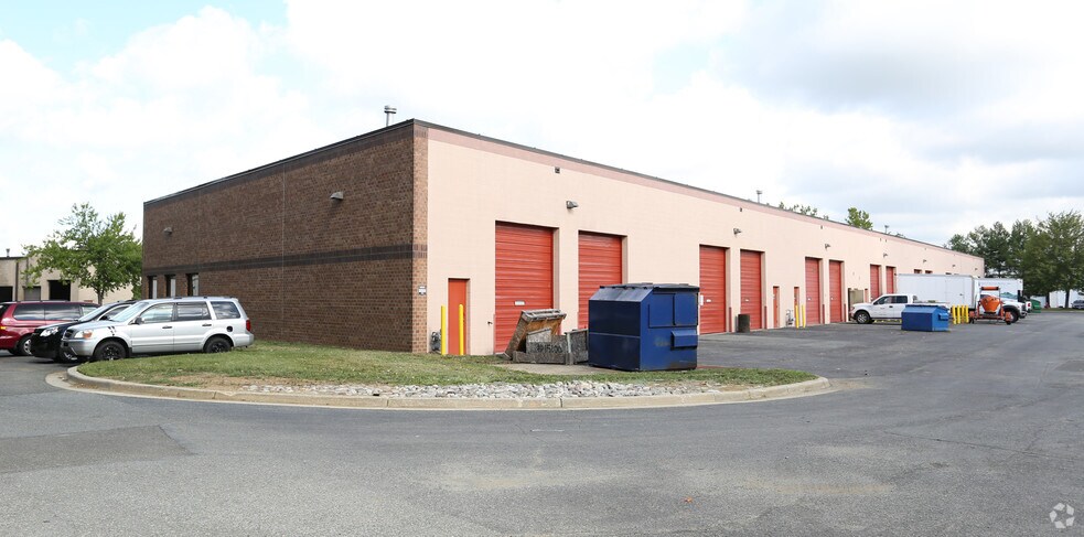More Photos Of 9201-9225 Hampton Overlook, Capitol Heights Light Distribution For Lease