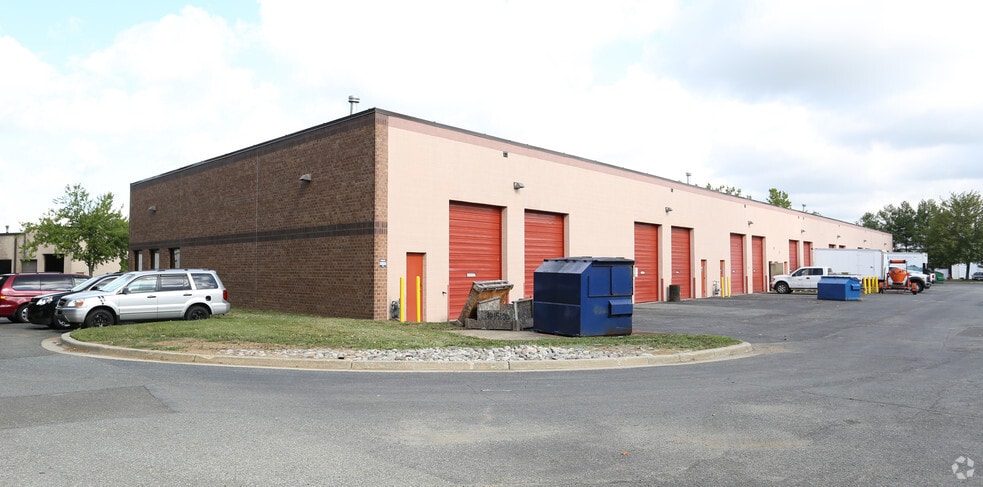 More Photos Of 9201-9225 Hampton Overlook, Capitol Heights Light Distribution For Lease