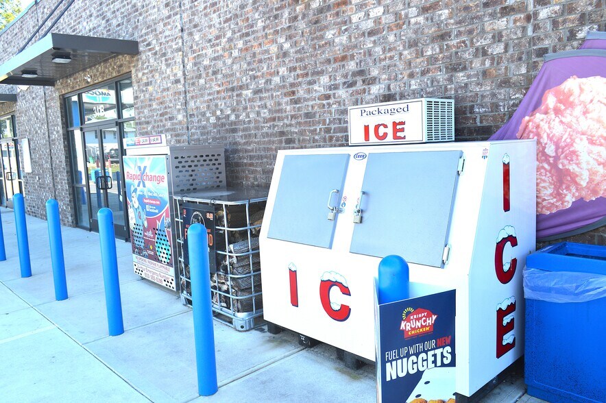 More Photos Of 341 S Main St, Bishopville Service Station For Sale
