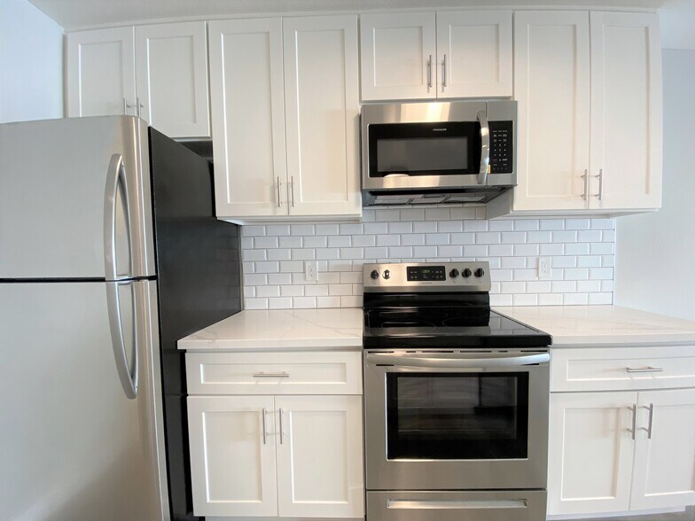 More Photos Of 631 Masonic Way, Belmont Apartments For Sale