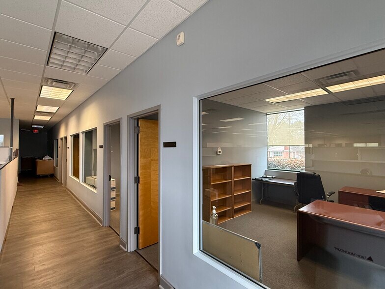 More Photos Of 2390 Canton Rd, Marietta Office For Sale