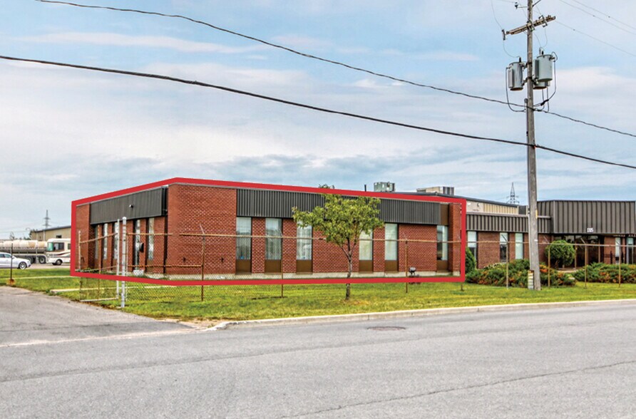 More Photos Of 1265-1325 Rue Industrielle, La Prairie Warehouse For Lease