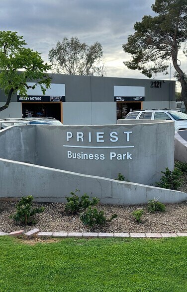 More Photos Of 2123 S Priest Dr, Tempe Warehouse For Lease