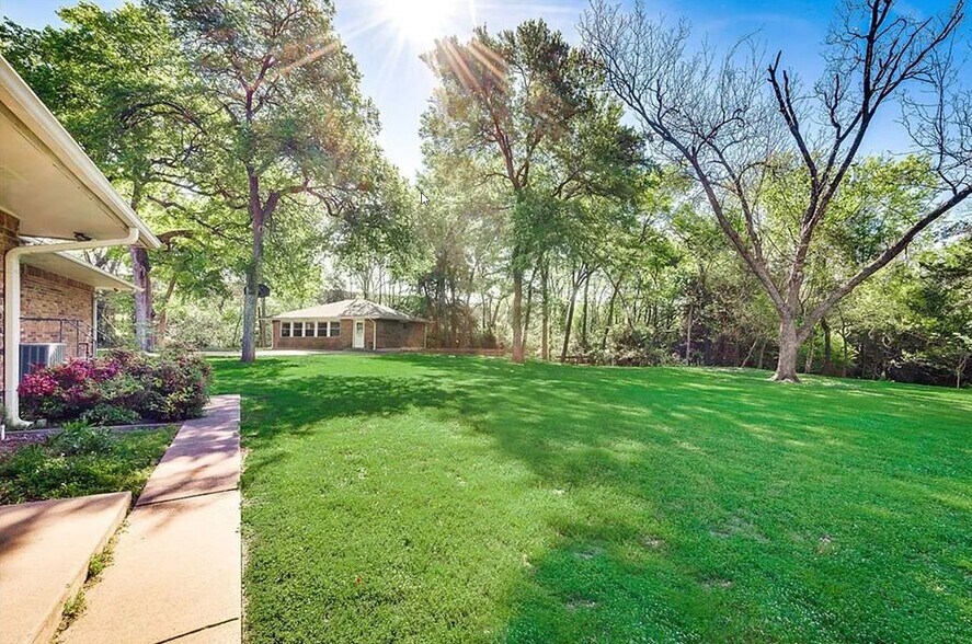 More Photos Of 722 E Wheatland Rd, Duncanville Office For Sale