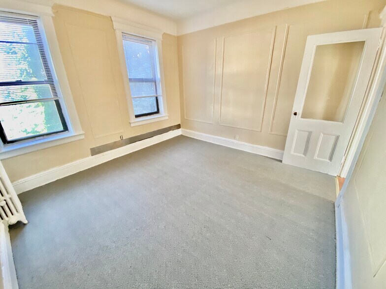 More Photos Of 24 Avenue Ditmars Steinway, Astoria Apartments For Sale