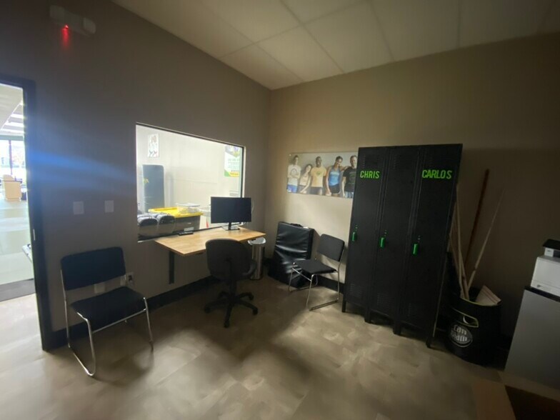 More Photos Of 13801-13847 Walsingham Rd, Largo General Retail For Lease