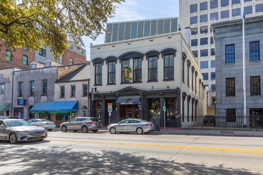 Primary Photo Of 7-9 E Bay St, Savannah Bar For Sale