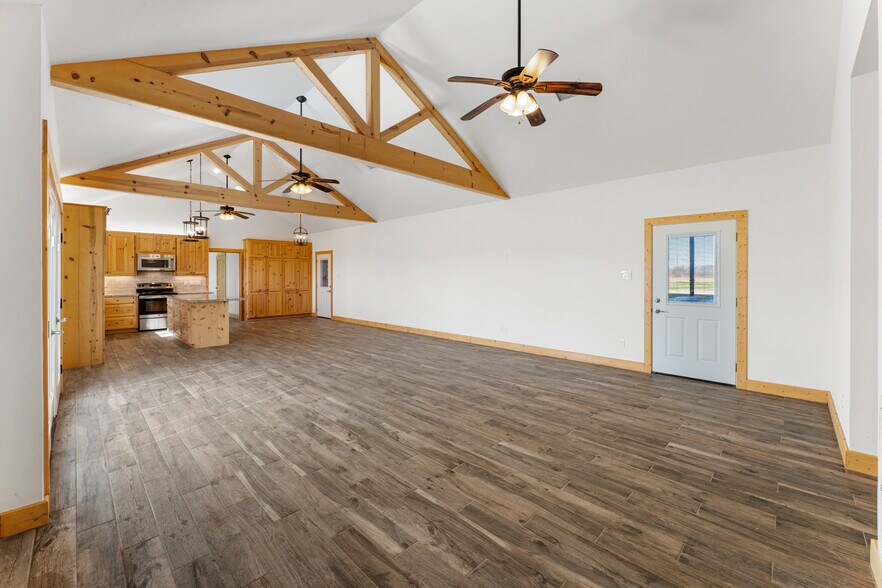 More Photos Of 9702 Surrey Ln, Richmond Light Distribution For Sale
