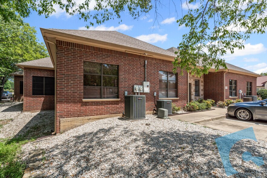 More Photos Of 751 E Southlake Blvd, Southlake Office For Sale