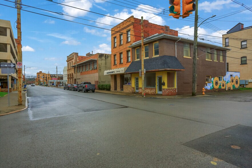 More Photos Of 41 N Mercer St, New Castle General Retail For Sale