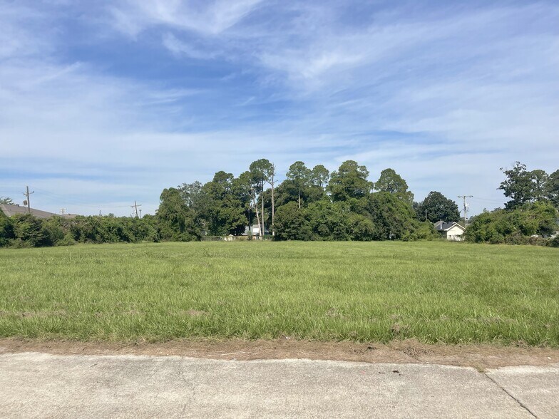 More Photos Of 58630 Belleview Dr, Plaquemine Freestanding For Sale