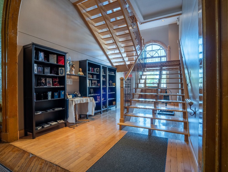More Photos Of 1395 Rue Notre-Dame, Saint-cesaire Religious Facility For Sale