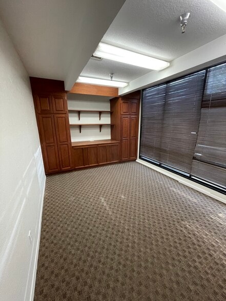 More Photos Of 245 Fischer Ave, Costa Mesa Light Manufacturing For Lease