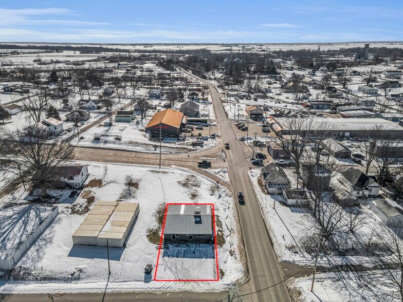 More Photos Of 700 Waters St, Carrollton Freestanding For Sale