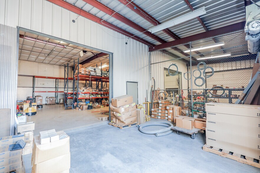 More Photos Of 5809 East Dr, Laredo Warehouse For Sale
