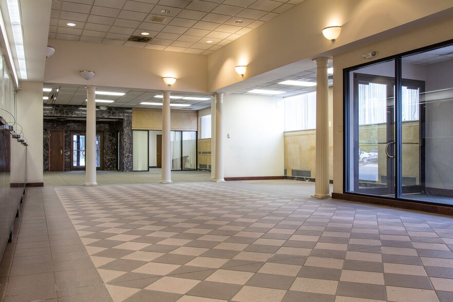 More Photos Of 13650 Michigan Ave, Dearborn Bank For Lease